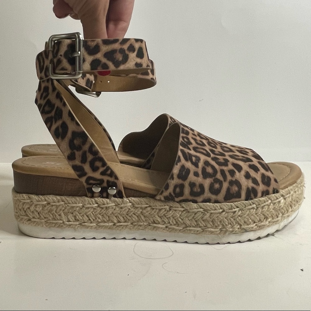 SODA Leopard Print Espadrille Ankle Wrap Platform Sandals Size 8